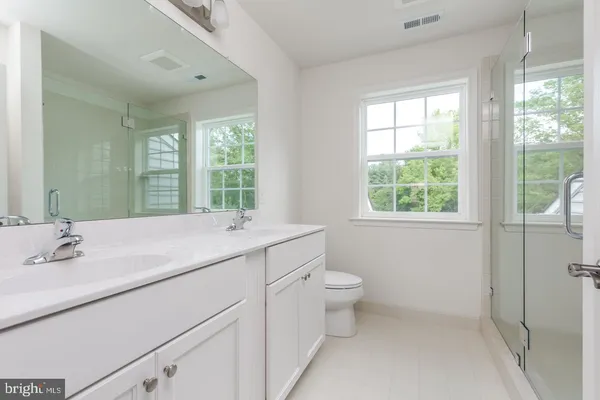 $869,900 | 1 Pondview Court, Monroeville, NJ 08343