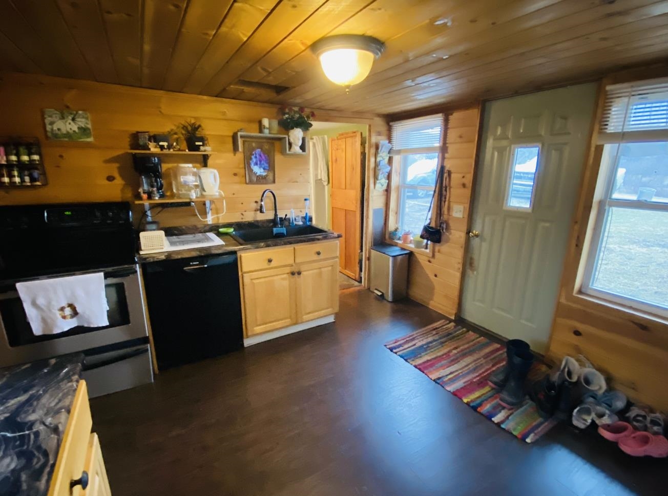93 River Road Berkshire, VT 05447 - Photo 8 of 38 Gallery Image 8