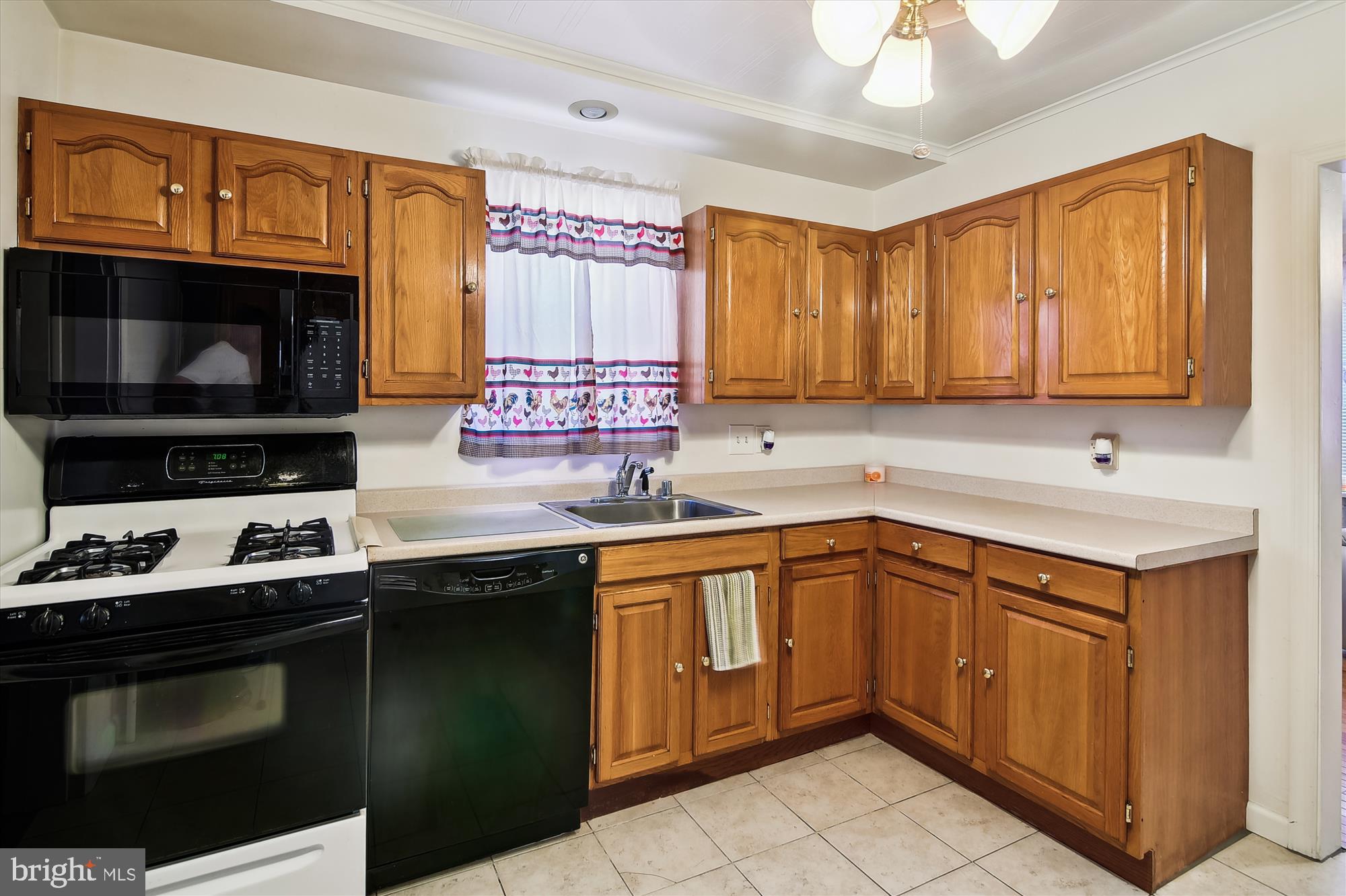 4400 Highview Avenue Baltimore, MD 21229 - Photo 11 of 22 Kitchen