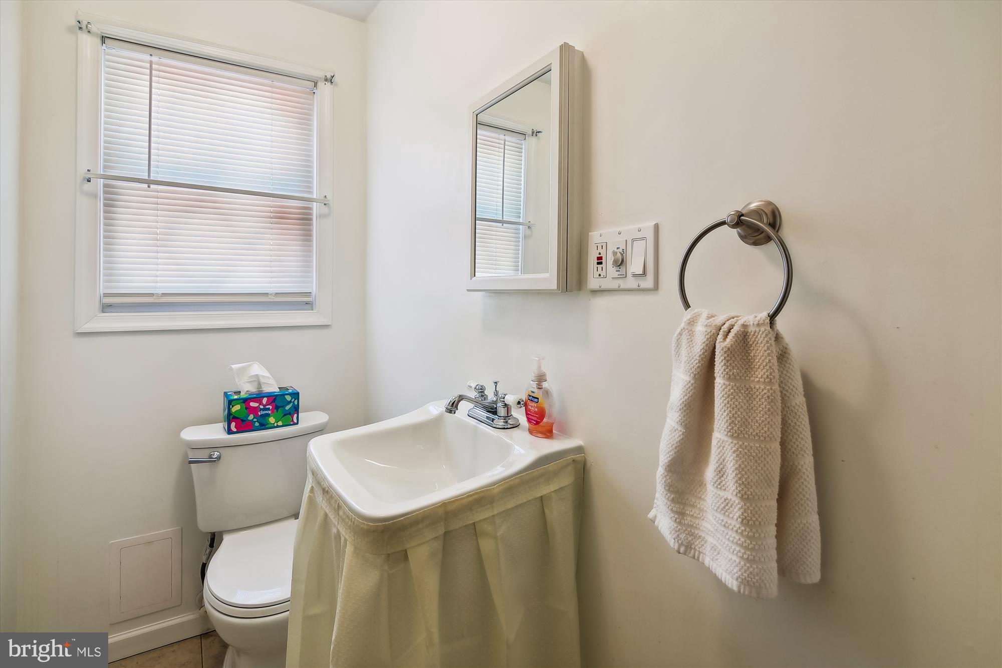 4400 Highview Avenue Baltimore, MD 21229 - Photo 16 of 22 Bath 2