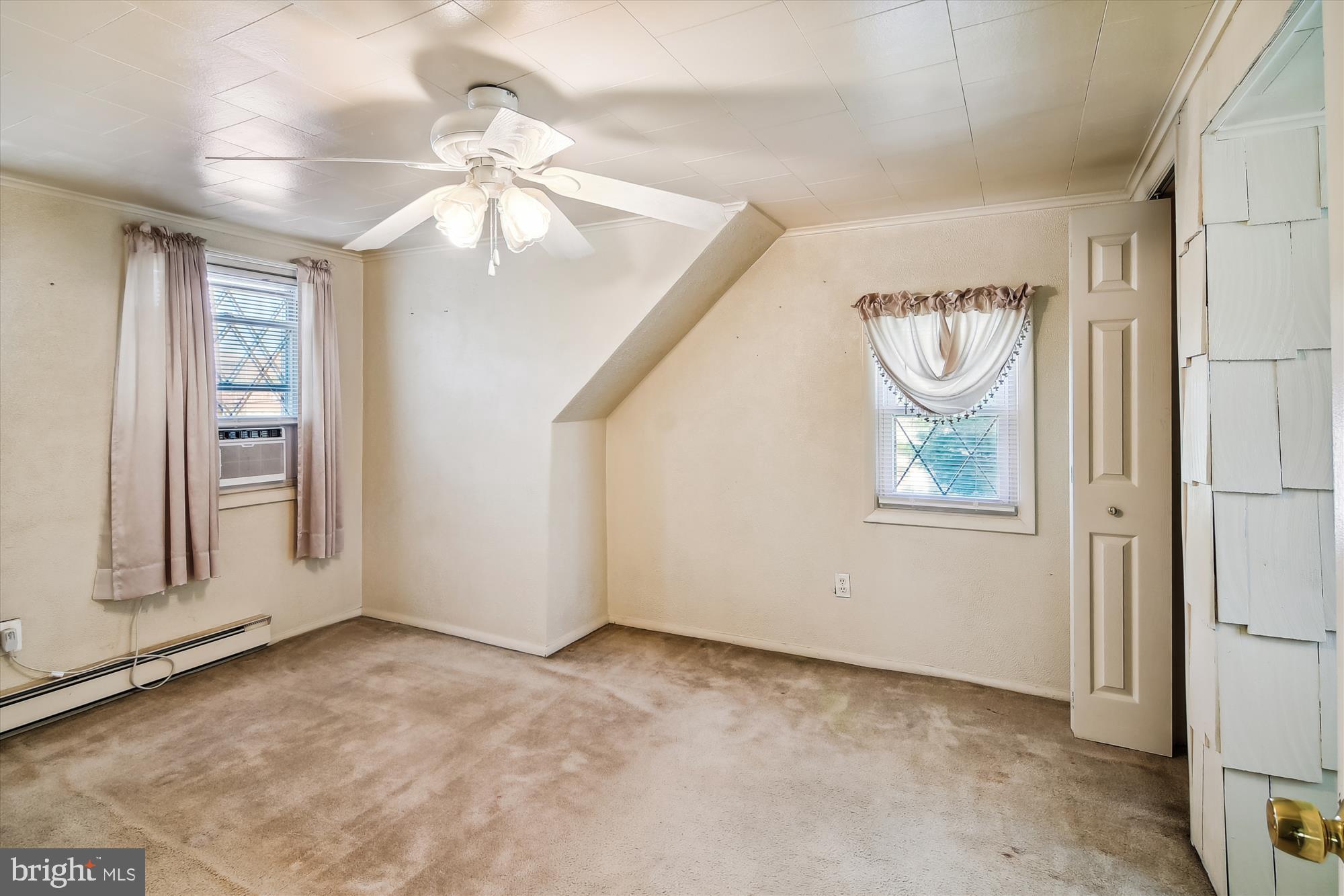 4400 Highview Avenue Baltimore, MD 21229 - Photo 17 of 22 Primary Bedroom