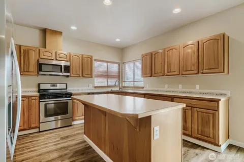$549,950 | 1104 Williams Street Northwest, Orting, WA 98360