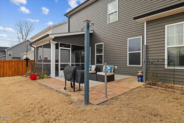 $500,000 | 1413 Queen Trigger Drive, Fuquay-Varina, NC 27526