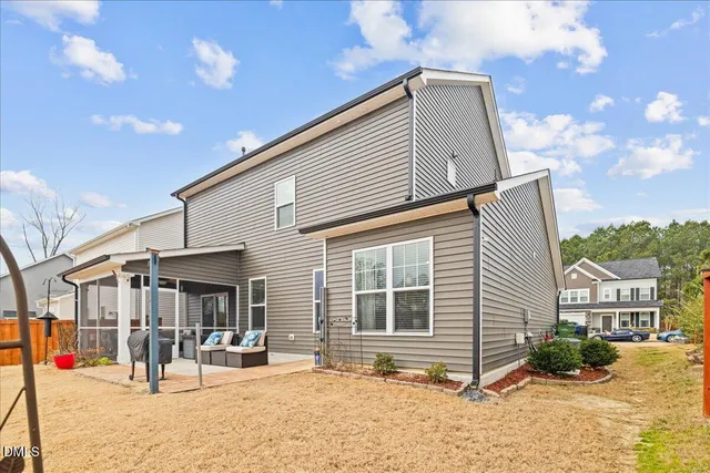 $500,000 | 1413 Queen Trigger Drive, Fuquay-Varina, NC 27526