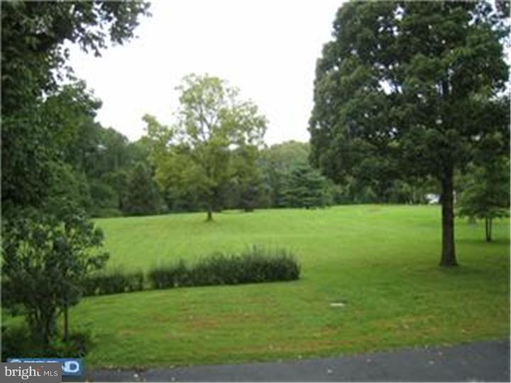1510 Steel Road Havertown, PA 19083 - Photo 3 of 4