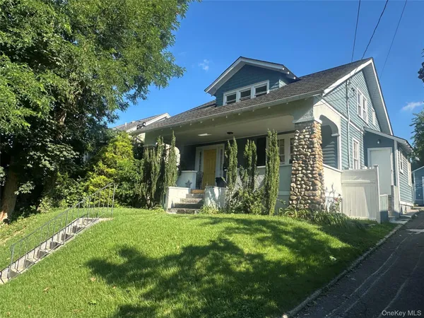 $3,200 | 45 Landing Road, Glen Cove, NY 11542