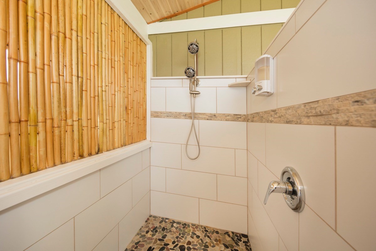 17-3926 Enos Road Mountain View, HI 96771 - Photo 19 of 30 a bathroom with a shower