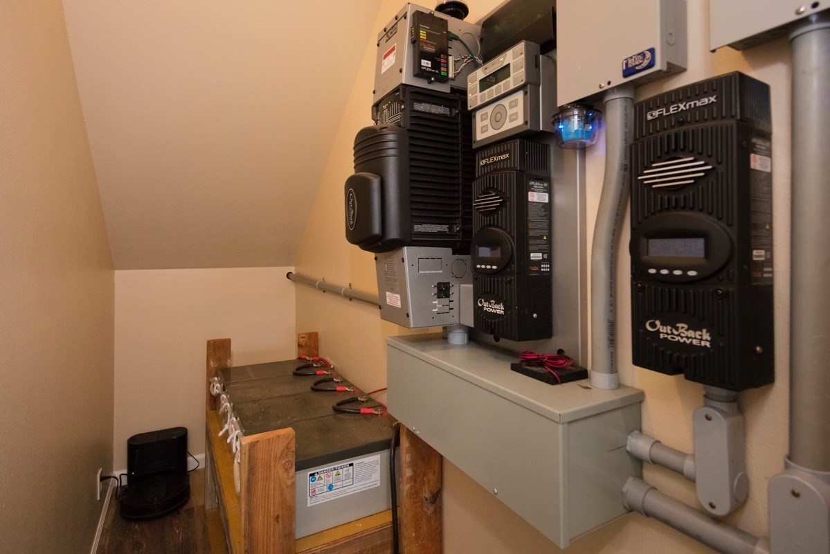 17-3926 Enos Road Mountain View, HI 96771 - Photo 24 of 30 a close view of shoes and a stove
