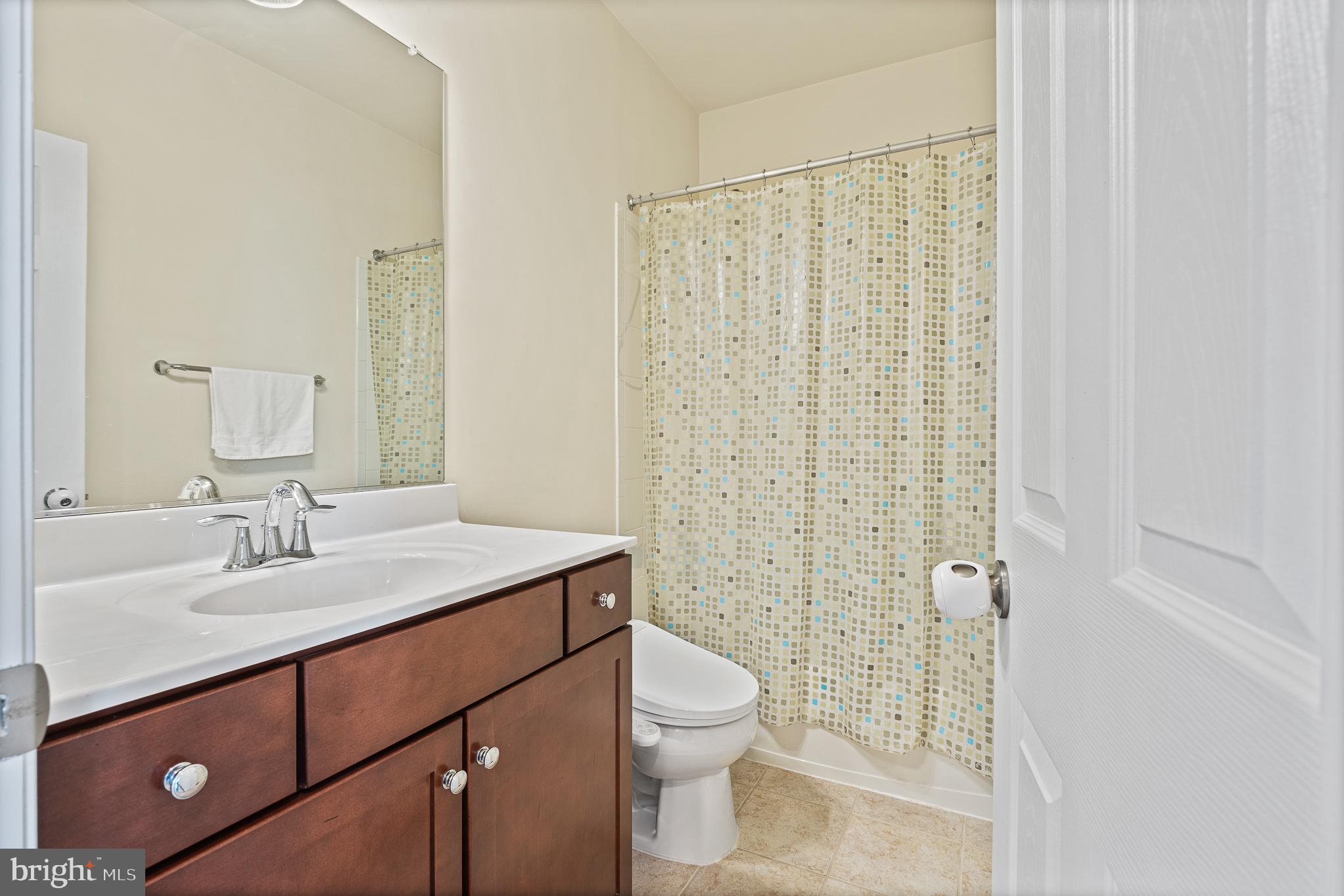 3702 Doc Berlin Drive Silver Spring, MD 20906 - Photo 39 of 60 Hallway Bath @Upper Level