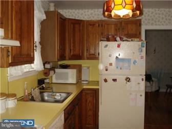 419 Scenic Road Springfield, PA 19064 - Photo 11 of 12 Kitchen
