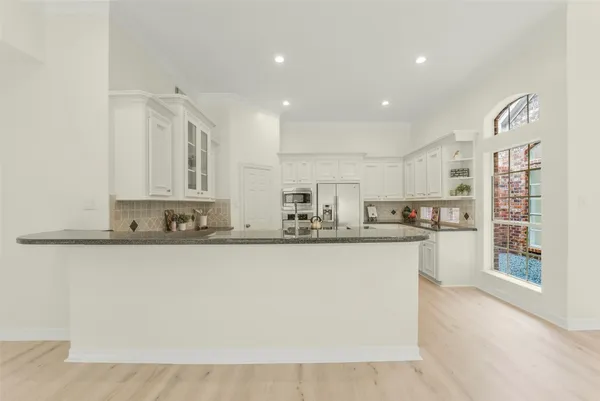 $375,000 | 6885 Tournament Drive, Houston, TX 77069