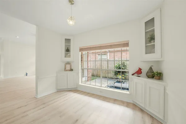 $375,000 | 6885 Tournament Drive, Houston, TX 77069