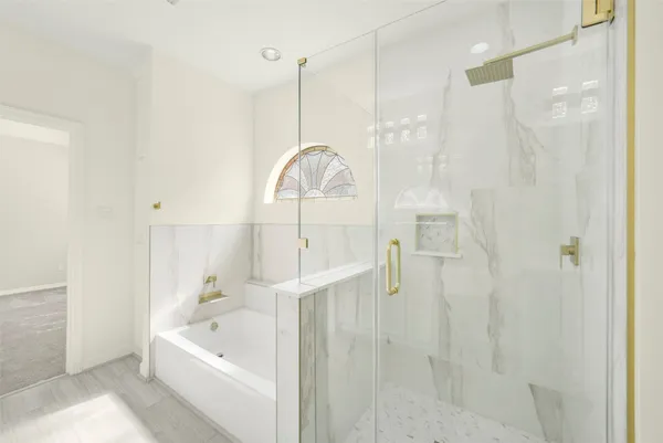 $375,000 | 6885 Tournament Drive, Houston, TX 77069