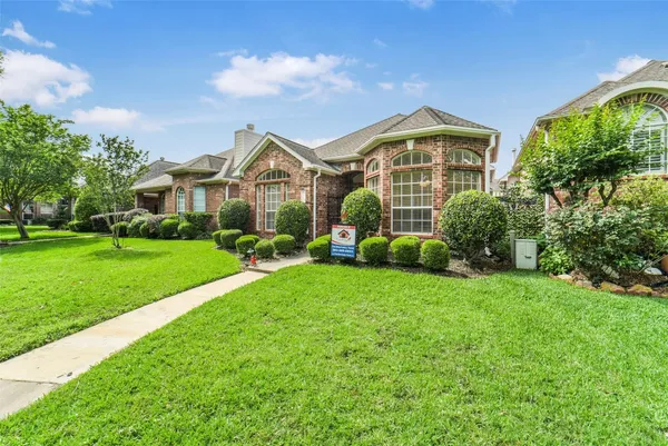 $375,000 | 6885 Tournament Drive, Houston, TX 77069