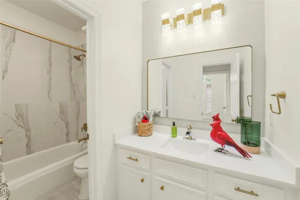 $375,000 | 6885 Tournament Drive, Houston, TX 77069