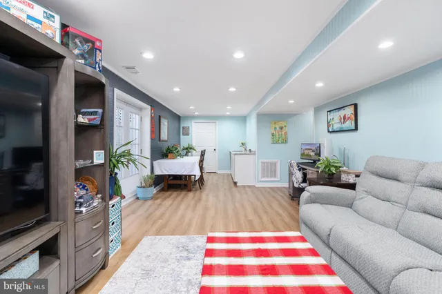 a view of a house with a back yard