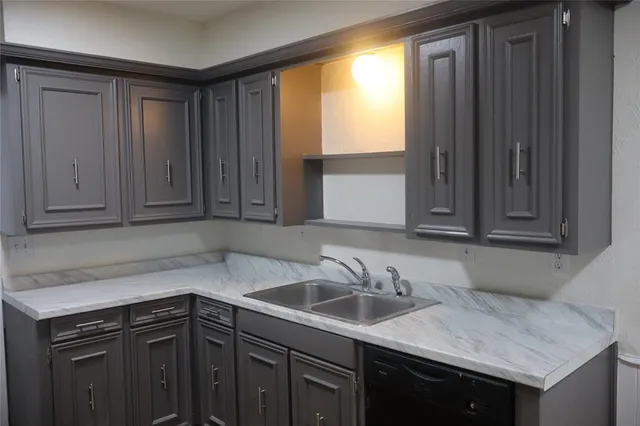 $2,750 | 808 Woodway Lane, Richardson, TX 75081