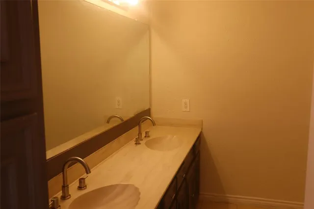 $2,750 | 808 Woodway Lane, Richardson, TX 75081