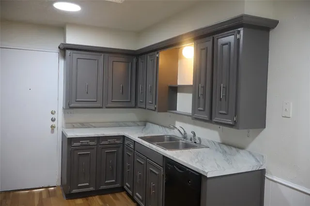 $2,750 | 808 Woodway Lane, Richardson, TX 75081