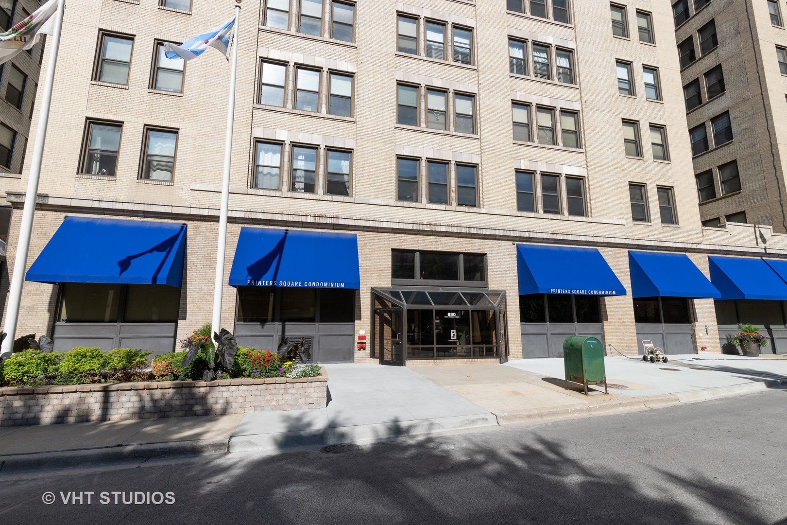 680 South Federal Street, Unit 304 Chicago, IL 60605 - Photo 1 of 19