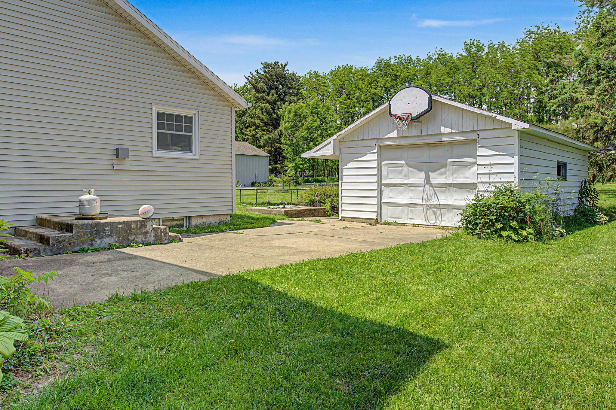 2128 Lancaster Heights Road Freeport, IL 61032 - Photo 26 of 32