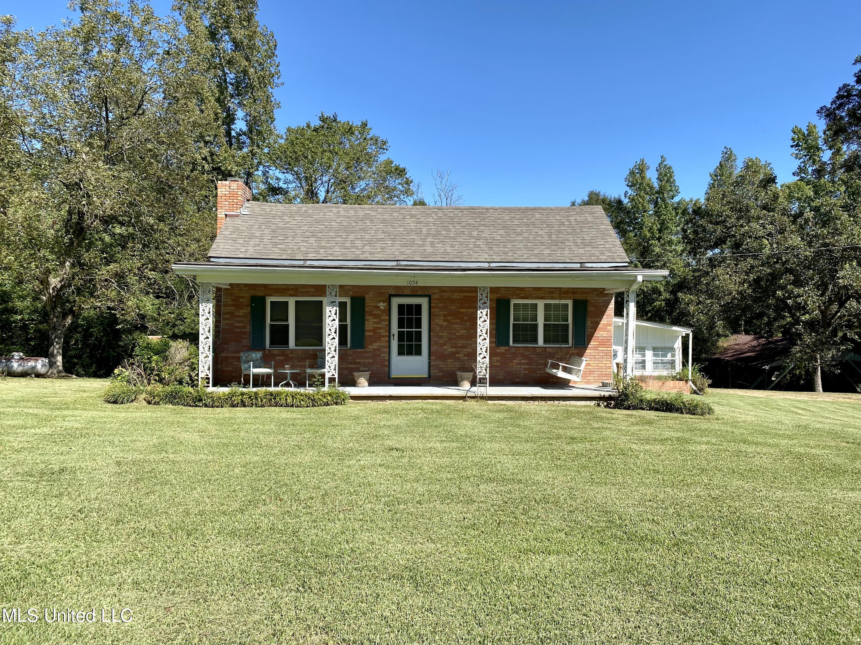 1054 Johnson Road Crystal Springs, MS 39059 - Photo 1 of 26 Front