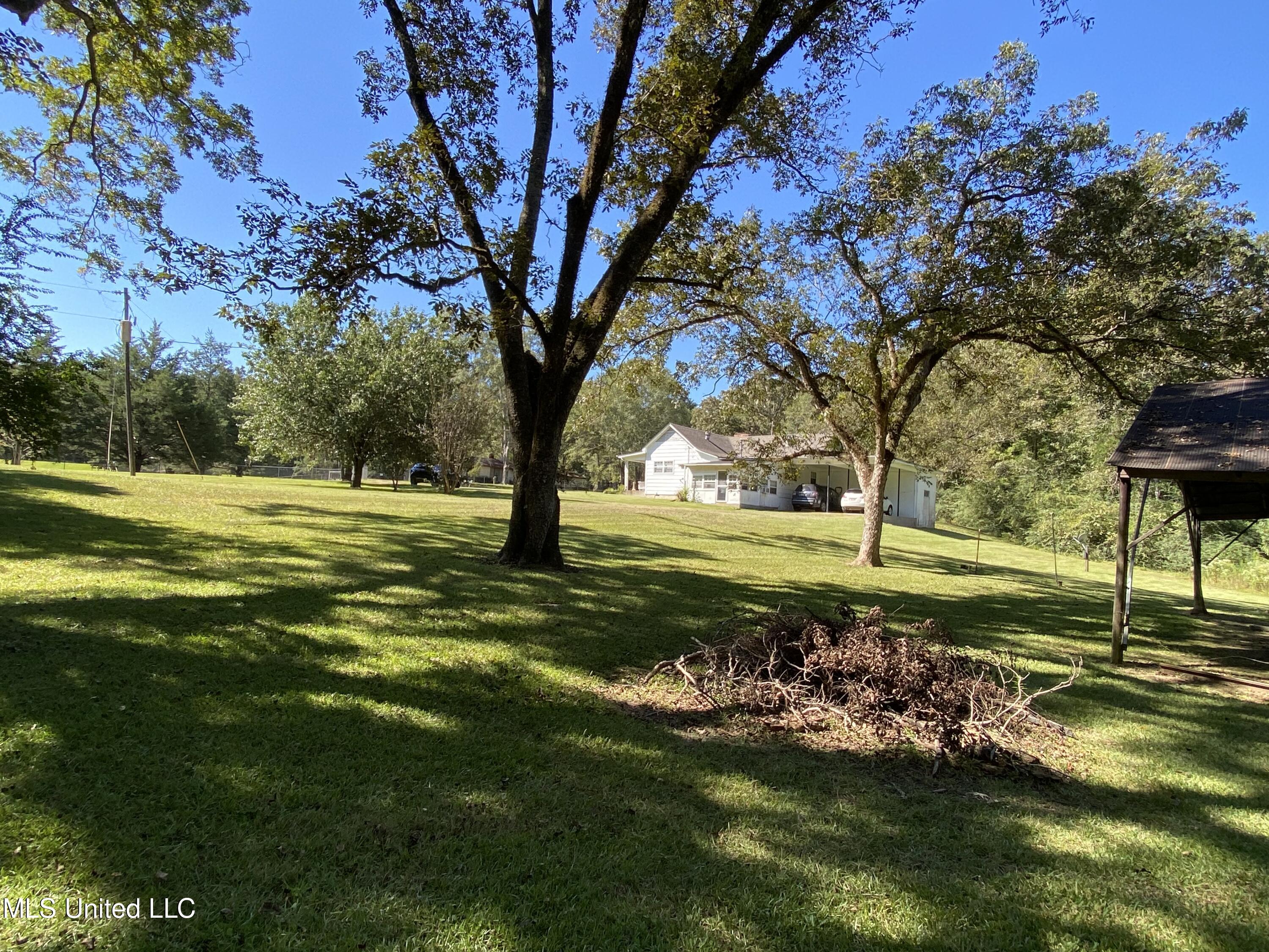 1054 Johnson Road Crystal Springs, MS 39059 - Photo 12 of 26 C8D3DBFD-157B-4DC7-B928-7623CC34B184