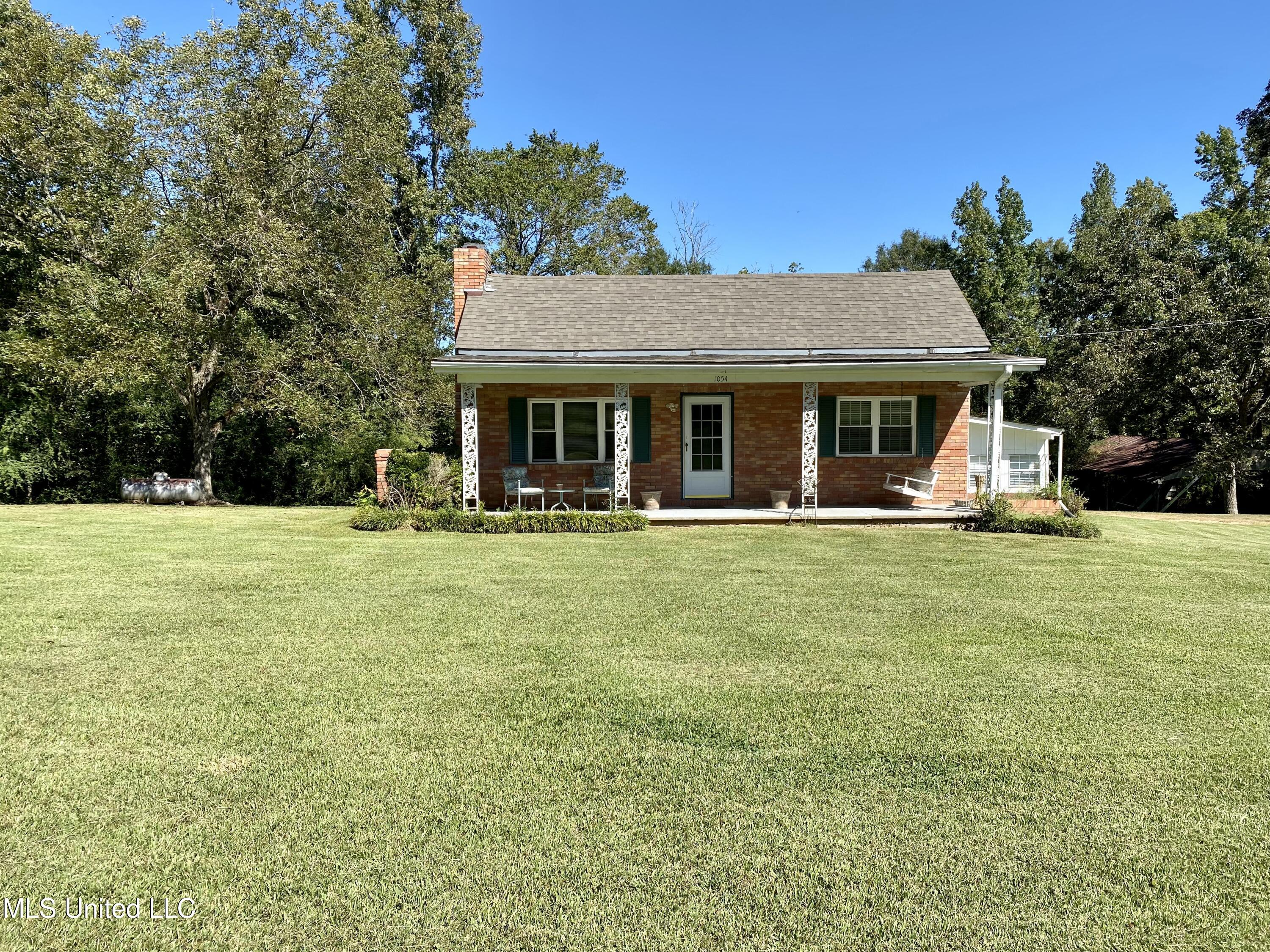 1054 Johnson Road Crystal Springs, MS 39059 - Photo 2 of 26 10E014F3-9912-4F5C-985B-A5DFAE23F2B2