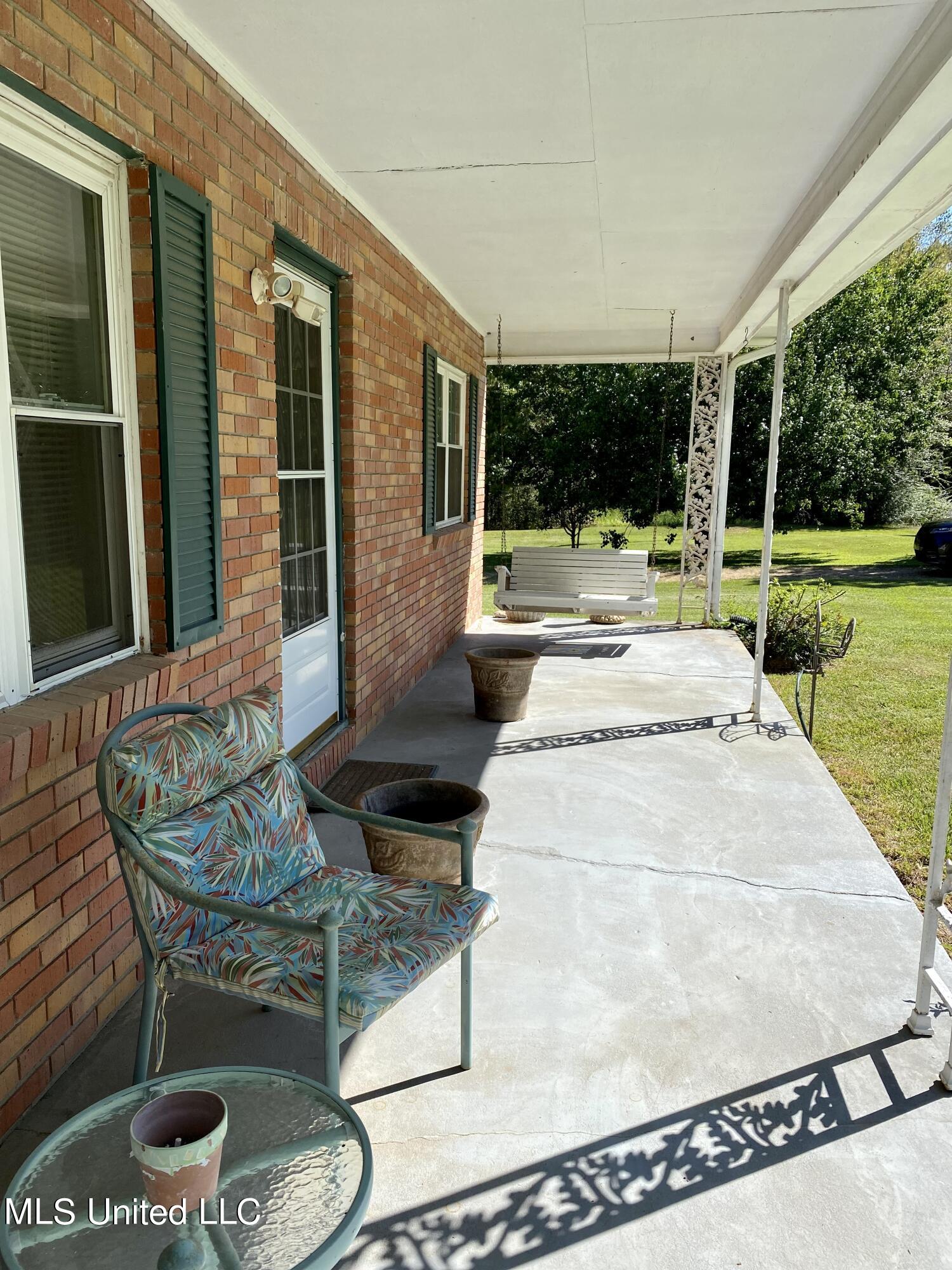 1054 Johnson Road Crystal Springs, MS 39059 - Photo 6 of 26 20A18D63-C09B-4F86-BCA1-3B11F1DD6549