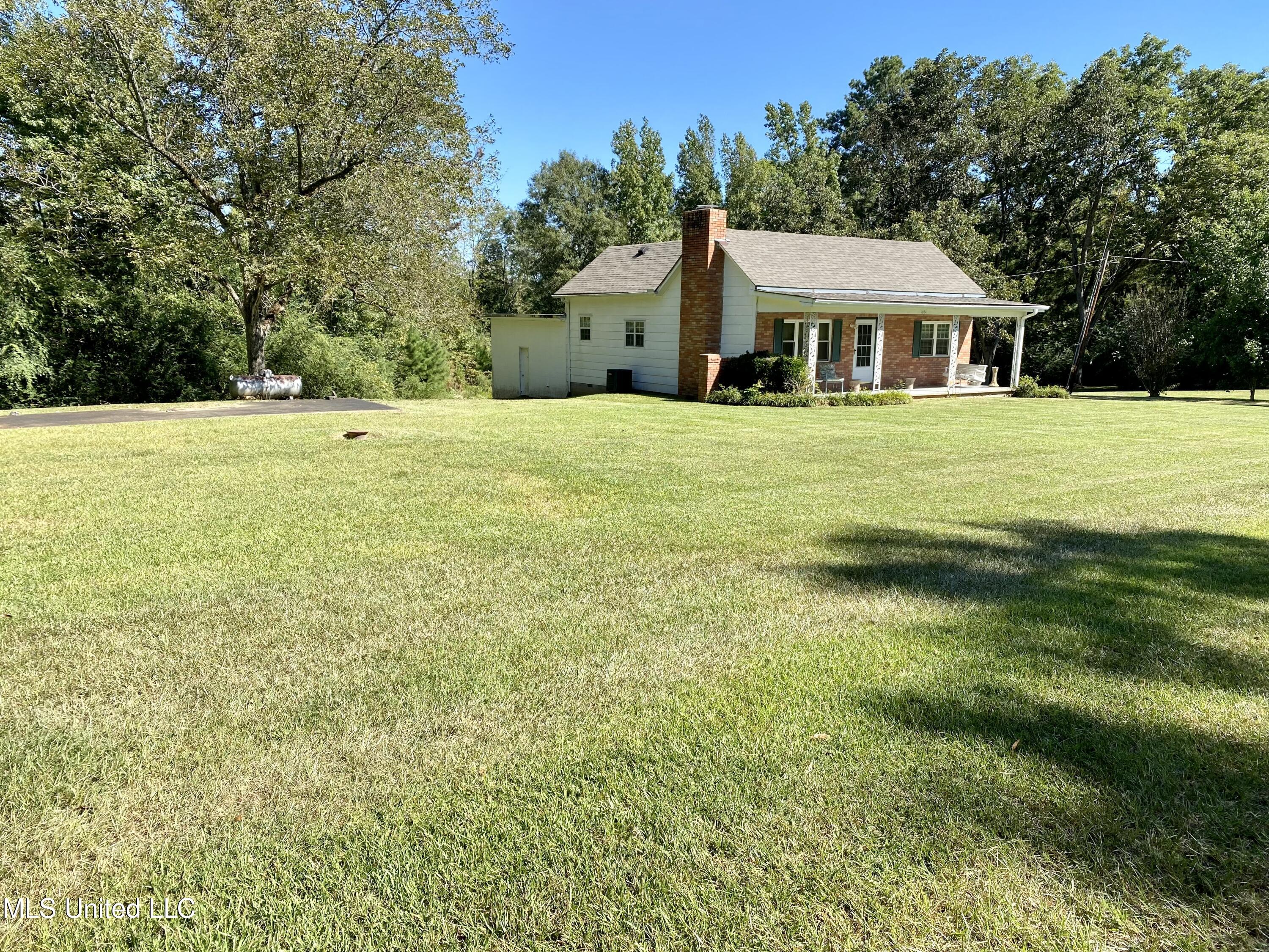 1054 Johnson Road Crystal Springs, MS 39059 - Photo 8 of 26 8AEAFBAF-FD9D-4A55-8279-9053E32DDABE