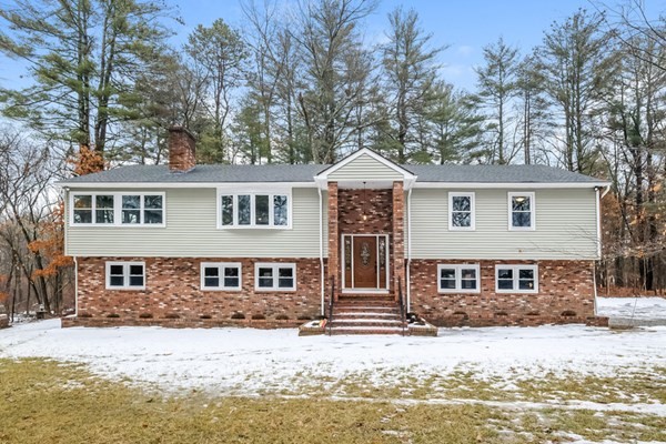 379 Porter Road East Longmeadow, MA 01028 - Photo 1 of 41 Gallery Image 1