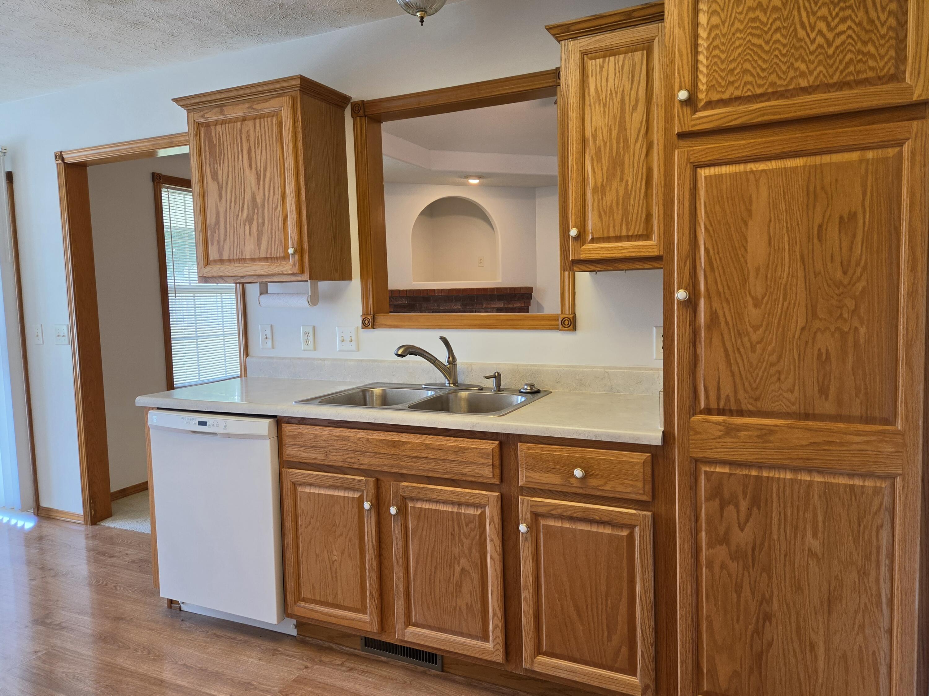 4784 West Portland Street Springfield, MO 65802 - Photo 9 of 21 20260826_115713