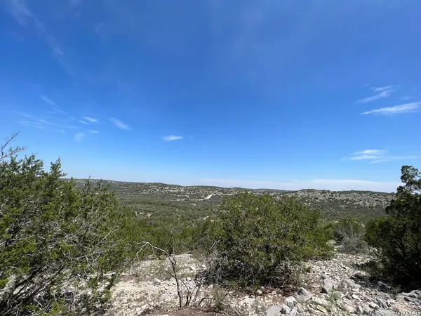 $97,000 | 3259 SD 45425, Rocksprings, TX 78880