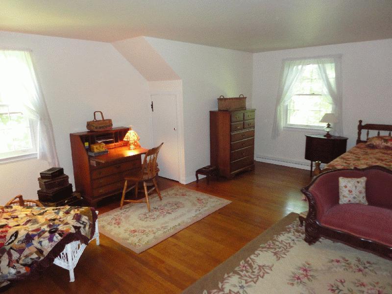 34 Yale Hill Road Stockbridge, MA 01262 - Photo 22 of 26 Second floor master
