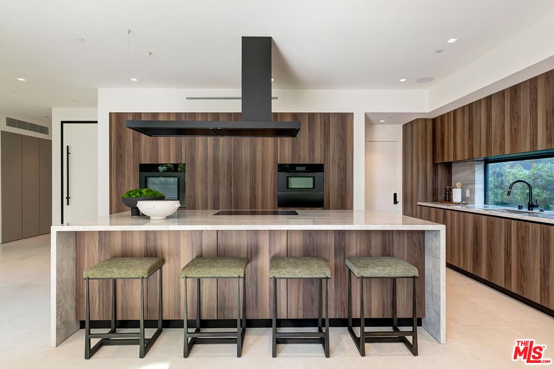 2831 Malcolm Avenue Los Angeles, CA 90064 - Photo 11 of 57