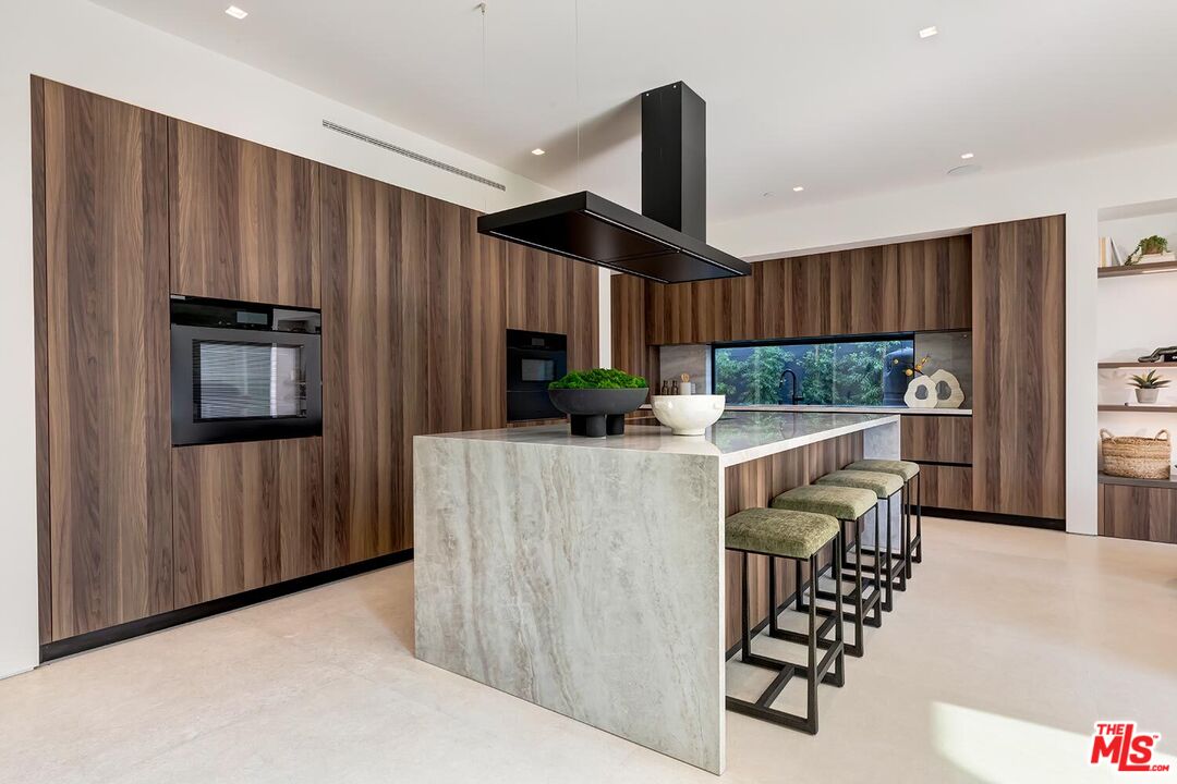 2831 Malcolm Avenue Los Angeles, CA 90064 - Photo 12 of 57