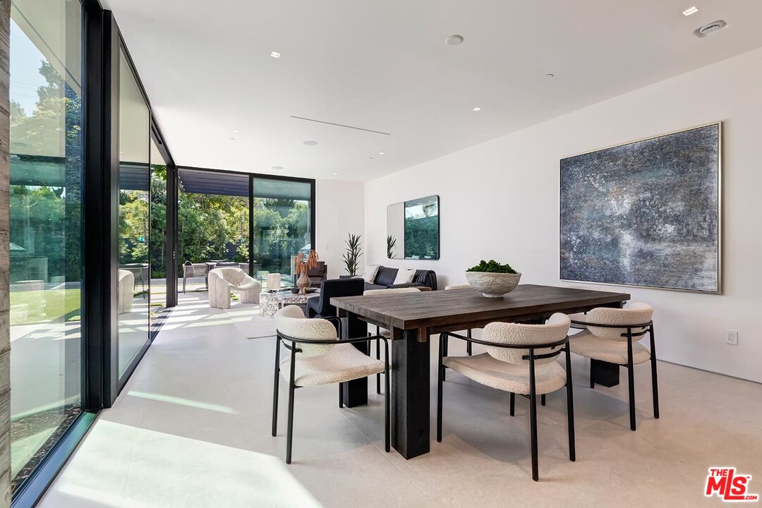 2831 Malcolm Avenue Los Angeles, CA 90064 - Photo 16 of 57