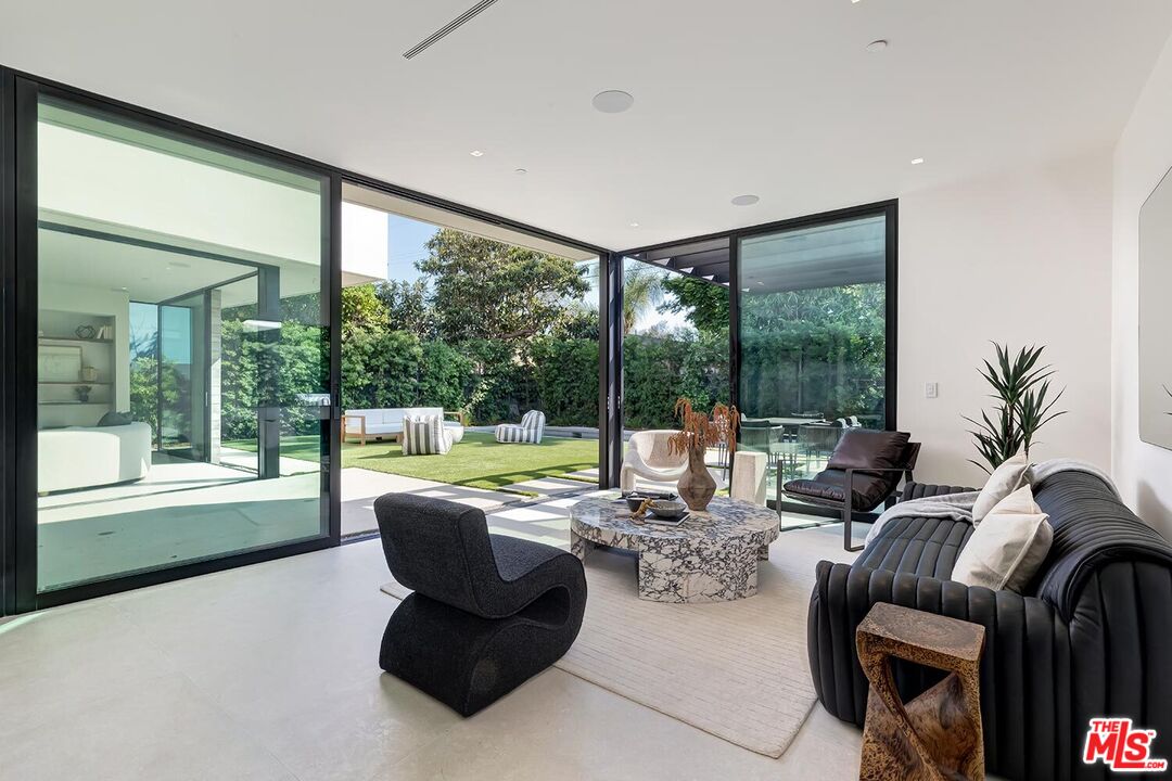 2831 Malcolm Avenue Los Angeles, CA 90064 - Photo 22 of 57