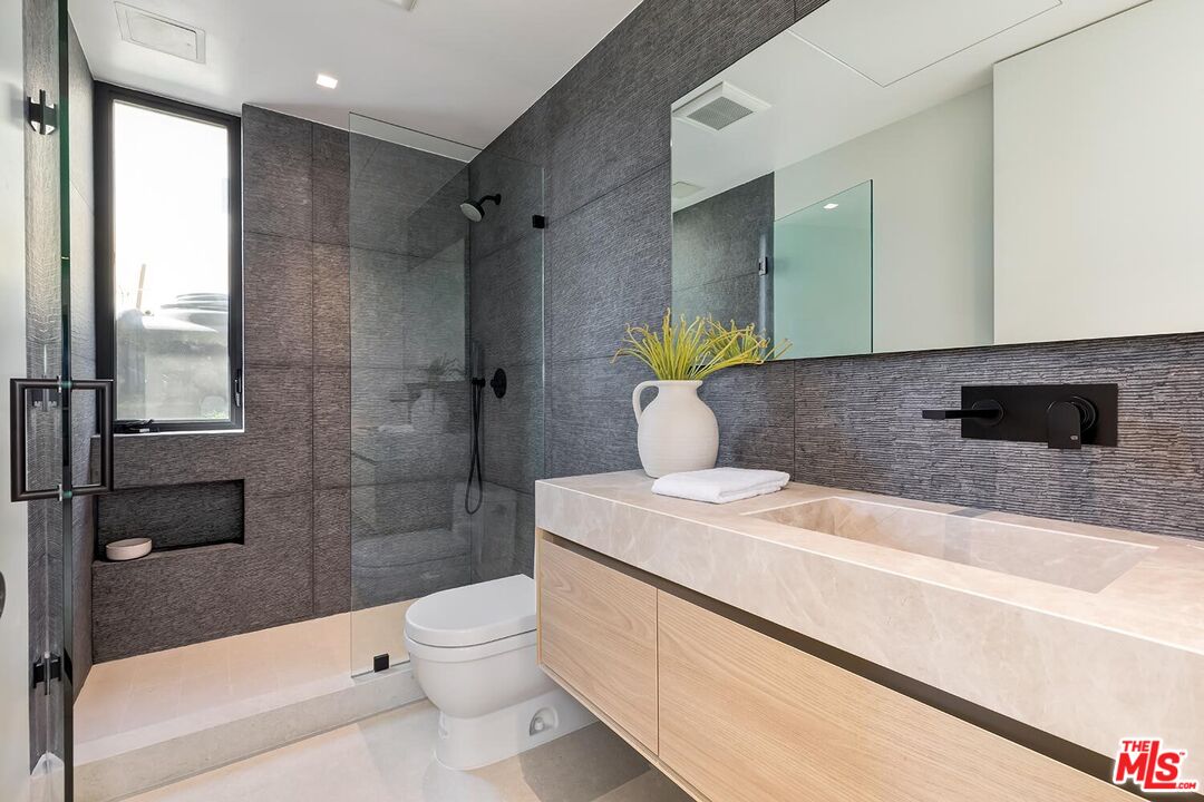 2831 Malcolm Avenue Los Angeles, CA 90064 - Photo 24 of 57