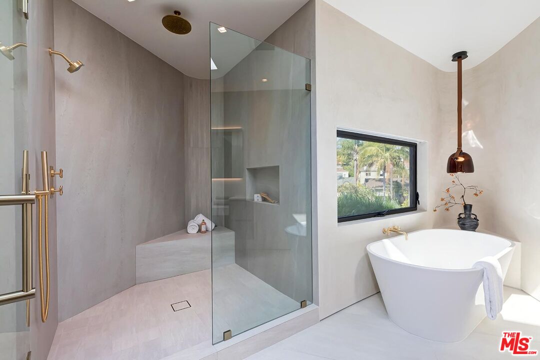 2831 Malcolm Avenue Los Angeles, CA 90064 - Photo 32 of 57