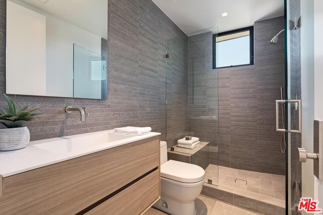 2831 Malcolm Avenue Los Angeles, CA 90064 - Photo 37 of 57