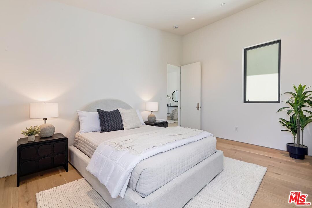 2831 Malcolm Avenue Los Angeles, CA 90064 - Photo 39 of 57