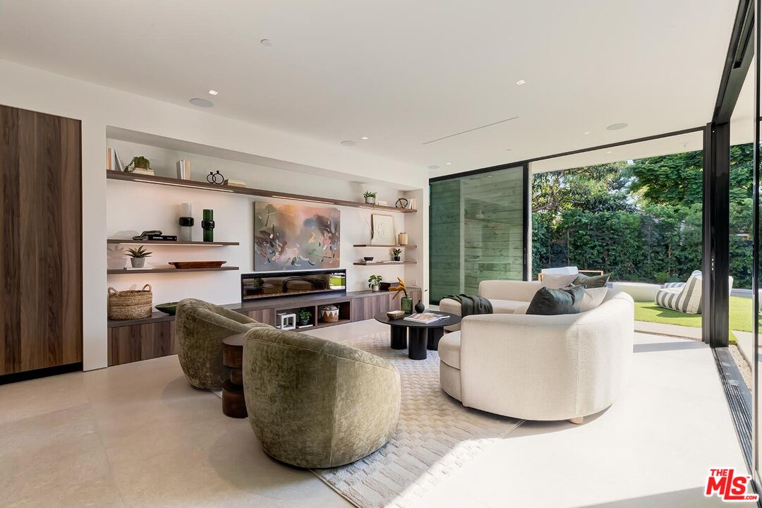 2831 Malcolm Avenue Los Angeles, CA 90064 - Photo 8 of 57