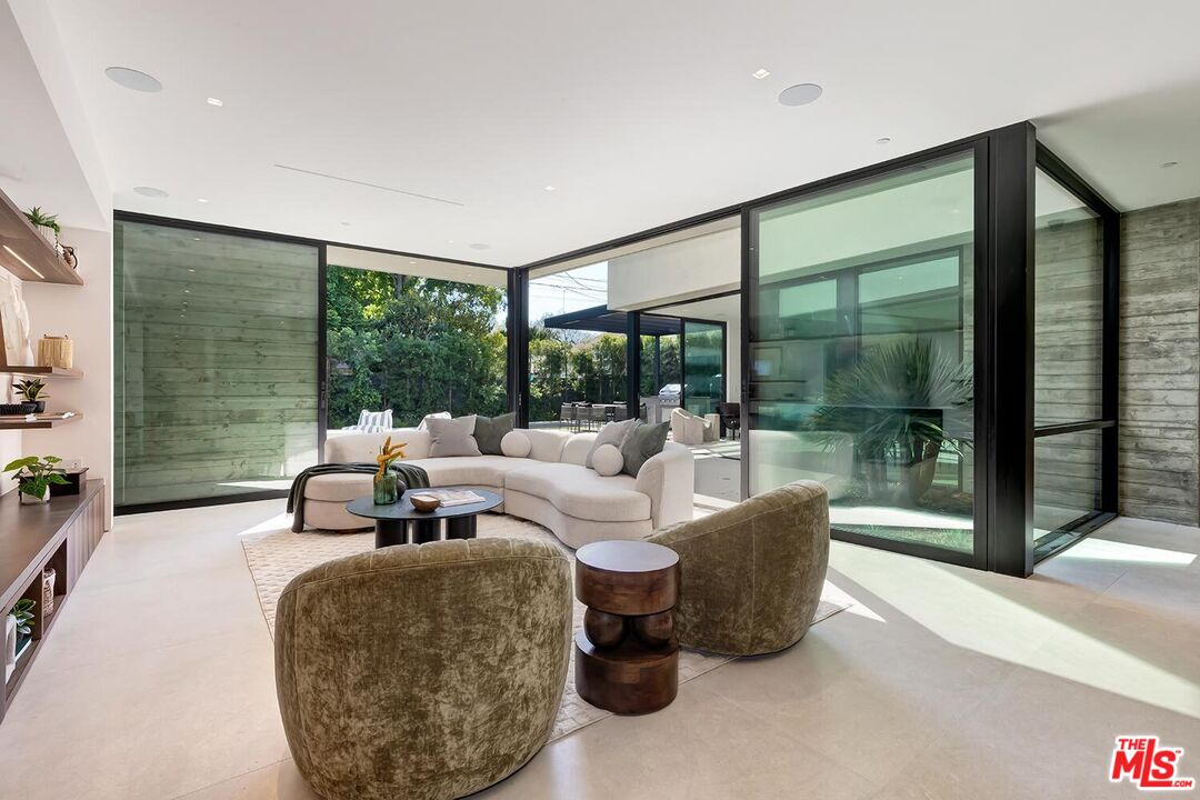 2831 Malcolm Avenue Los Angeles, CA 90064 - Photo 9 of 57