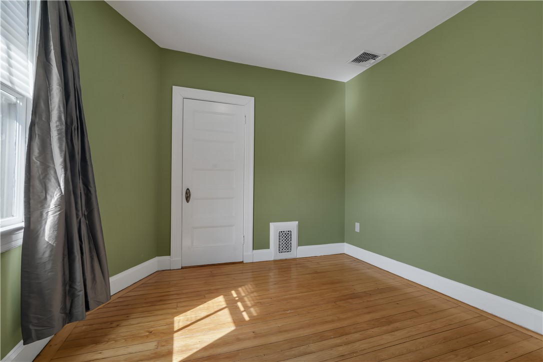 98 Butler Avenue Providence, RI 02906 - Photo 19 of 34