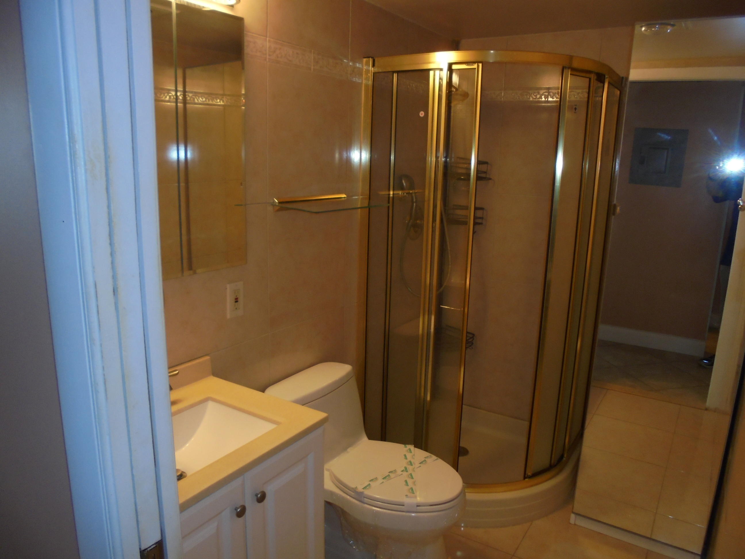 3042 Exeter C Boca Raton, FL 33434 - Photo 9 of 22 DSC07884