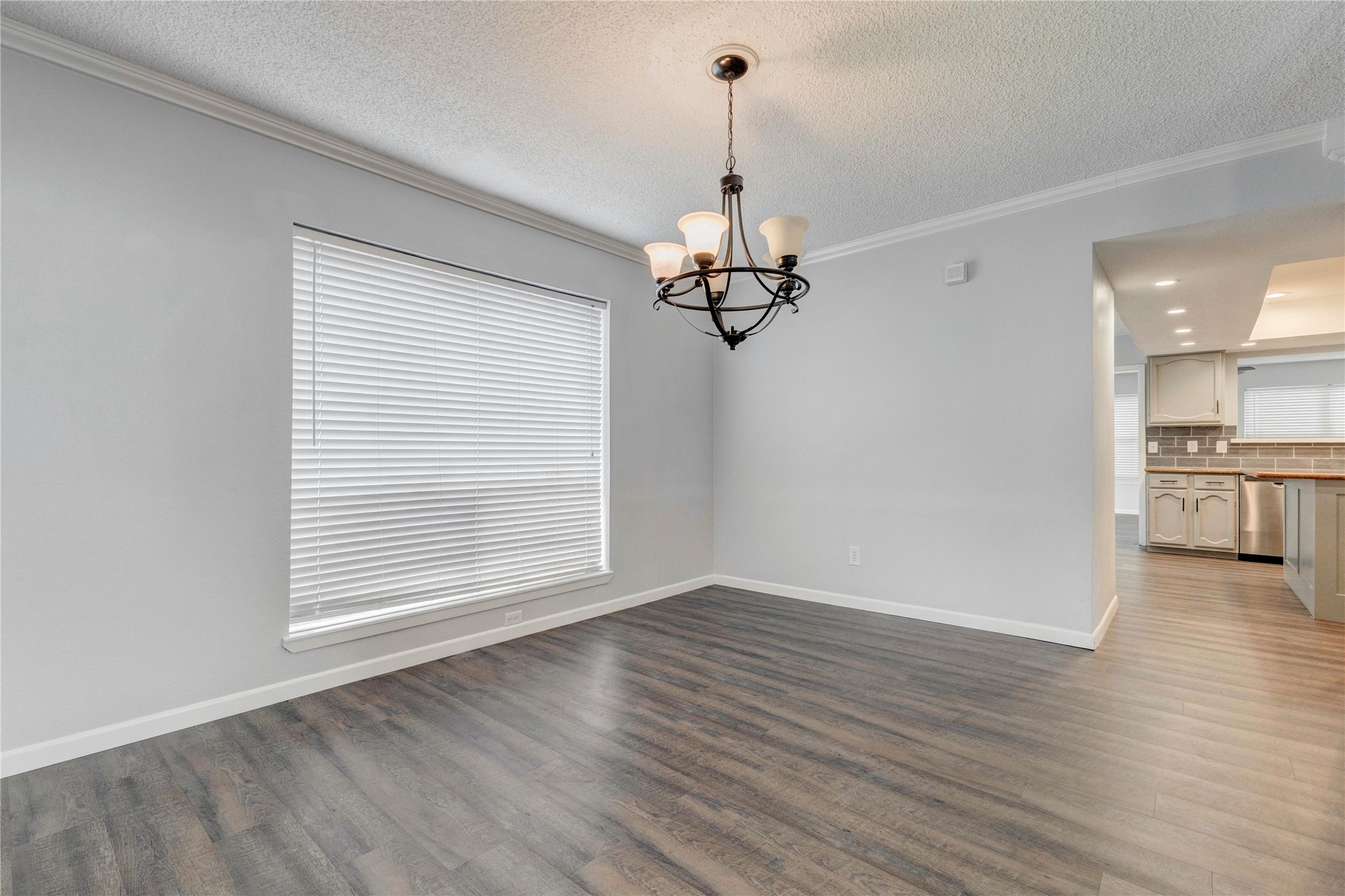 9614 Charter Ridge Drive Houston, TX 77070 - Photo 5 of 27 Gallery Image 5