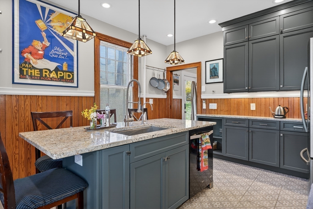 13 Maplewood Road Worcester, MA 01602 - Photo 17 of 39 Gallery Image 17