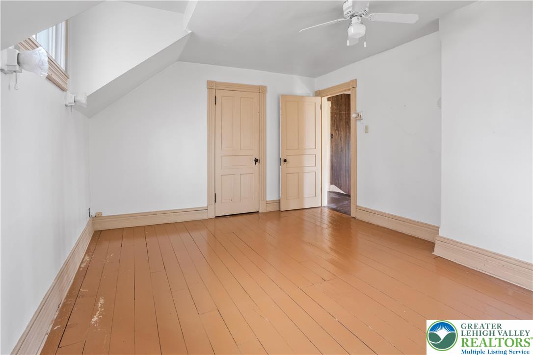 325 West Center Street Nazareth, PA 18064 - Photo 27 of 44