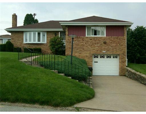 1210 Akehurst Road Green Tree, PA 15220 - Photo 1 of 17 Exterior Front.